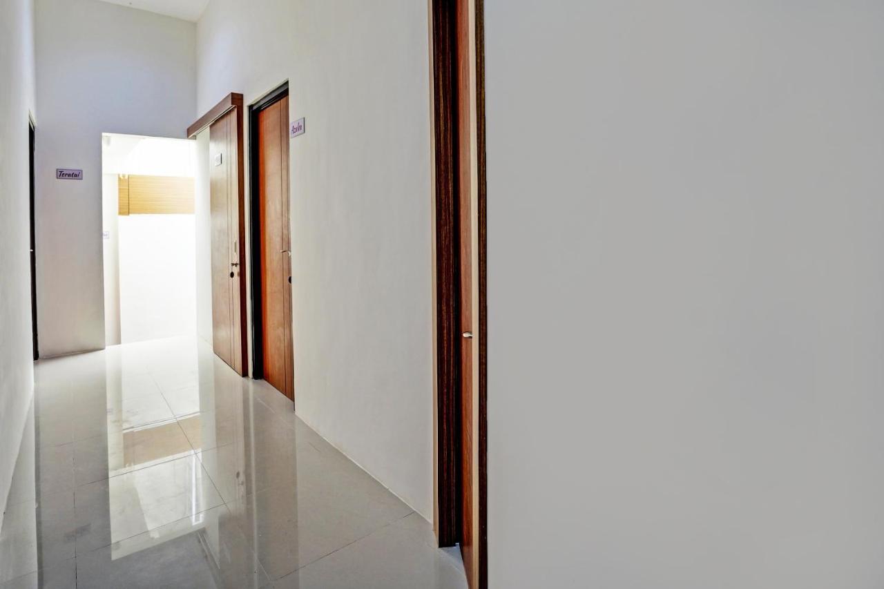 Oyo 92435 Sunlo Cozy Home Family Homestay Syariah Surabaya Ngoại thất bức ảnh