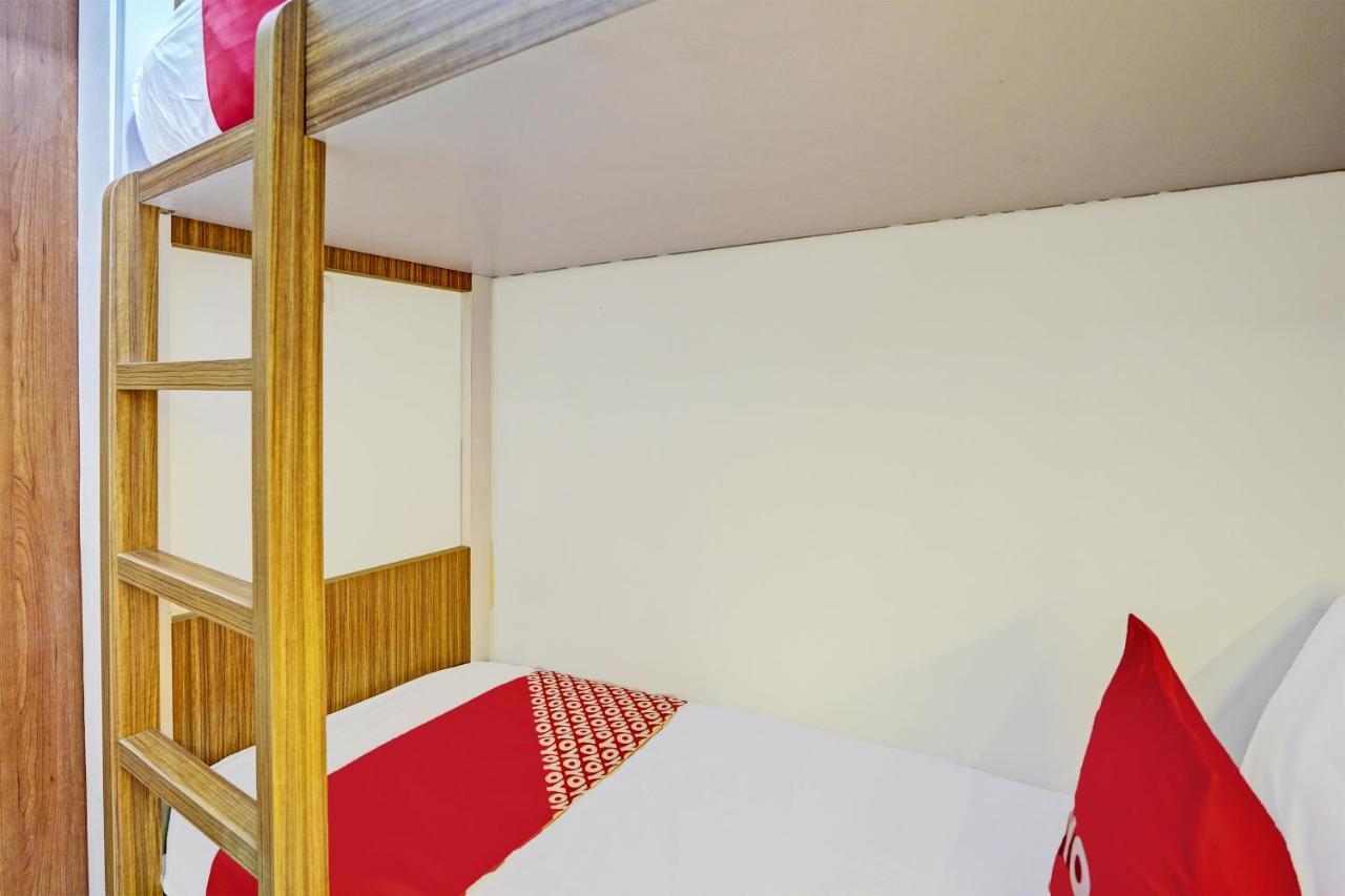 Oyo 92435 Sunlo Cozy Home Family Homestay Syariah Surabaya Ngoại thất bức ảnh