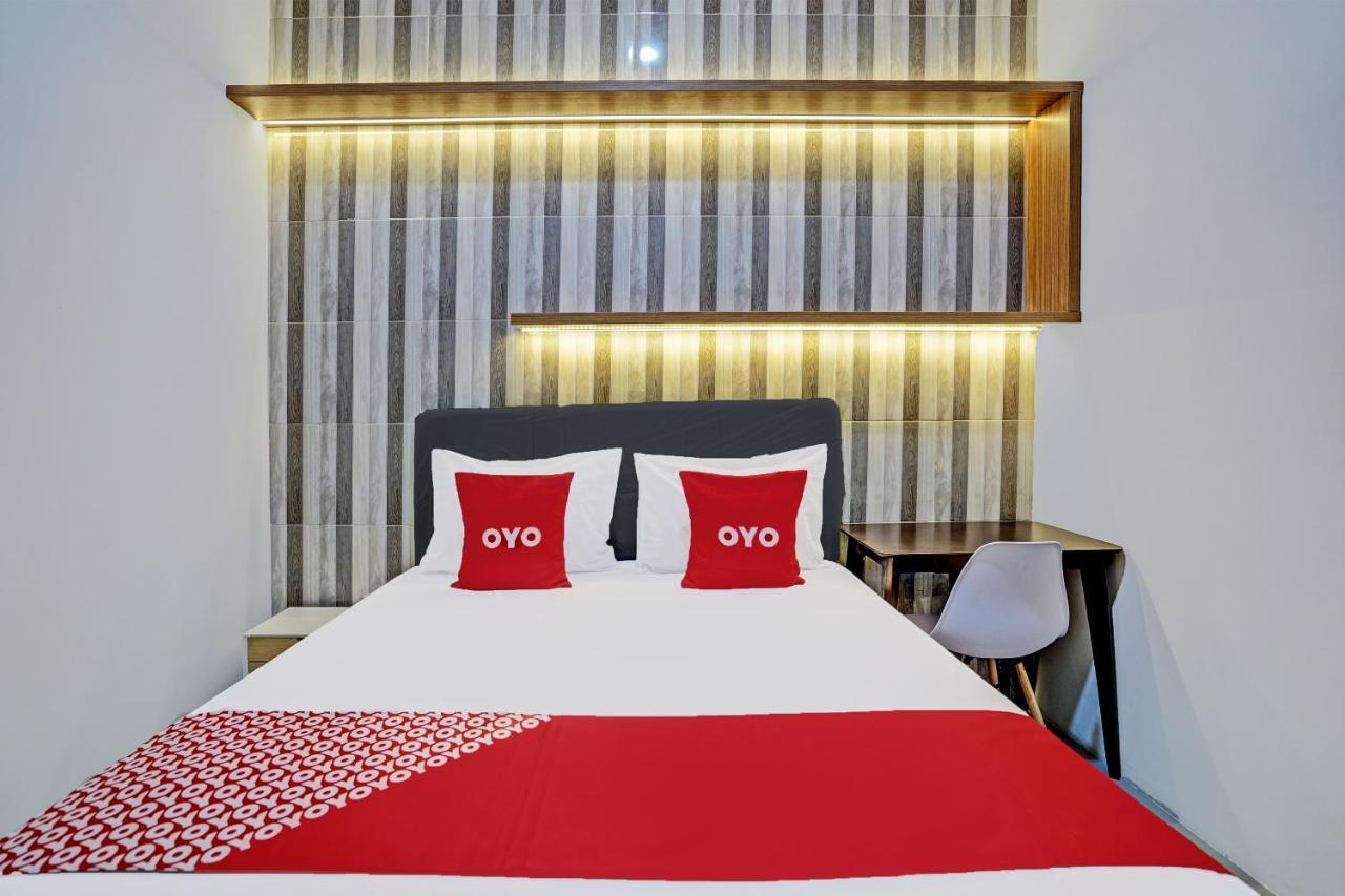 Oyo 92435 Sunlo Cozy Home Family Homestay Syariah Surabaya Ngoại thất bức ảnh