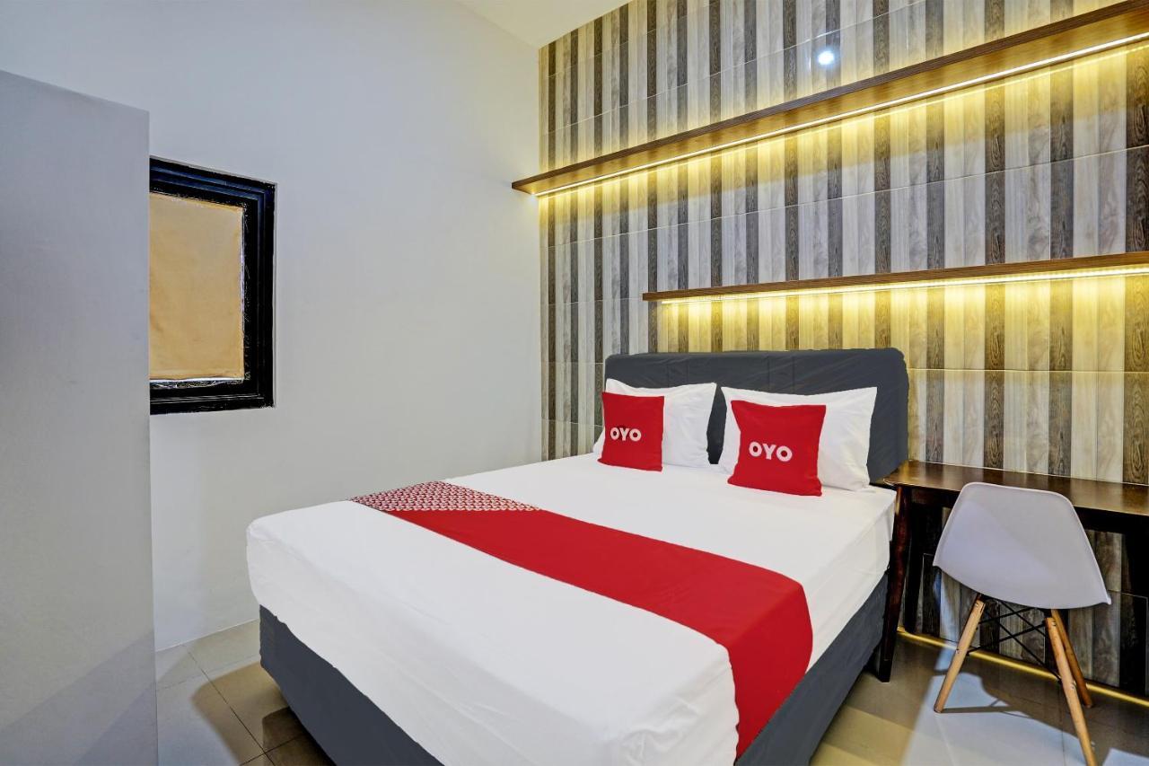 Oyo 92435 Sunlo Cozy Home Family Homestay Syariah Surabaya Ngoại thất bức ảnh