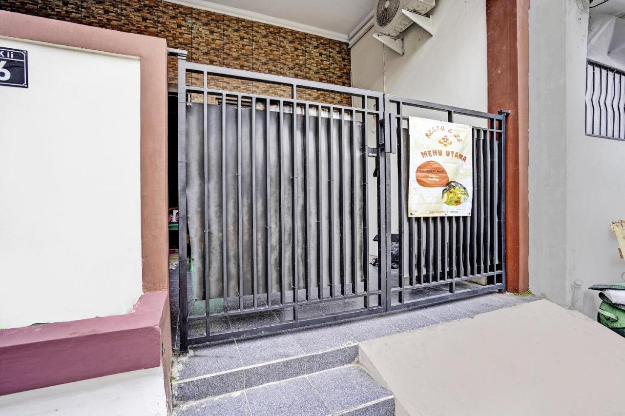 Oyo 92435 Sunlo Cozy Home Family Homestay Syariah Surabaya Ngoại thất bức ảnh