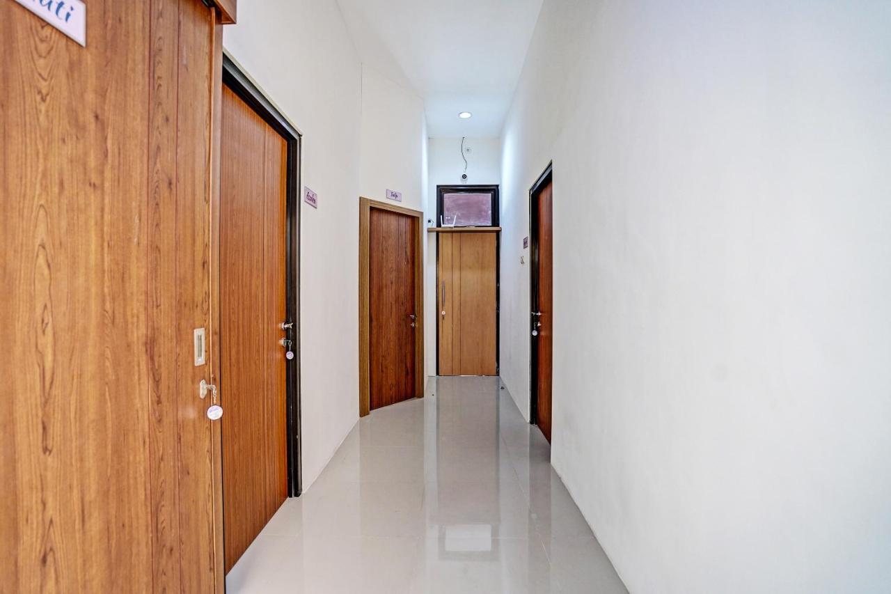 Oyo 92435 Sunlo Cozy Home Family Homestay Syariah Surabaya Ngoại thất bức ảnh