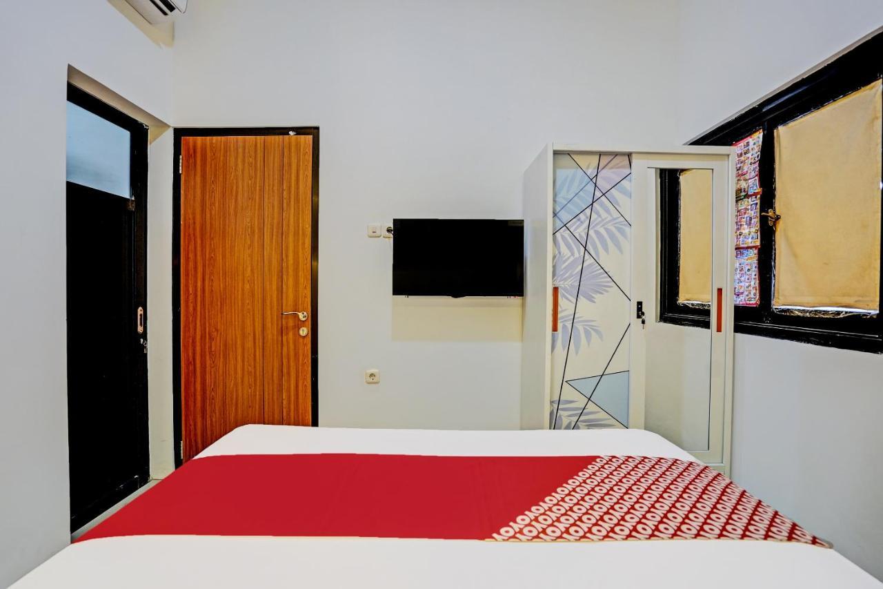 Oyo 92435 Sunlo Cozy Home Family Homestay Syariah Surabaya Ngoại thất bức ảnh