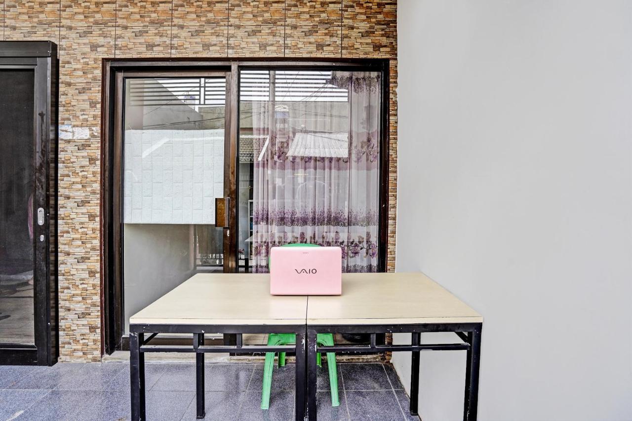 Oyo 92435 Sunlo Cozy Home Family Homestay Syariah Surabaya Ngoại thất bức ảnh