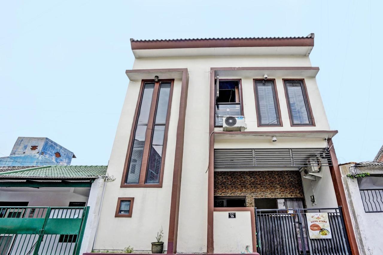 Oyo 92435 Sunlo Cozy Home Family Homestay Syariah Surabaya Ngoại thất bức ảnh